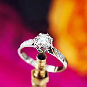 Classic Vintage 0.40ct Brilliant-Cut Diamond Engagement Ring Classic Vintage 0.40ct Brilliant-Cut Diamond Engagement Ring